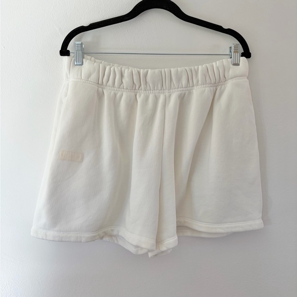 SET Active Pants - SET Active White Pull-On Heavyweight Sweat Shorts Size Large